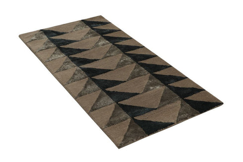 Tawny Ebony Beckon Runner Rug